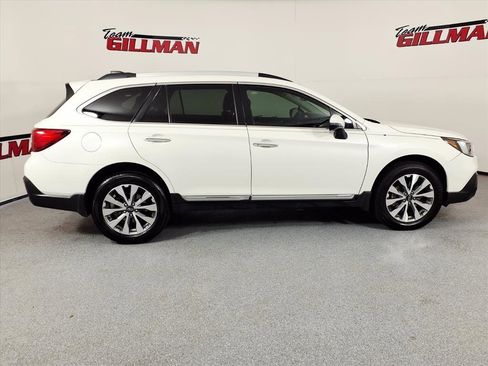 Used 2019 Subaru Outback 3.6R Touring image 2