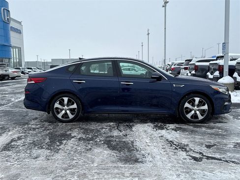 Used 2019 Kia Optima S w/ S Panoramic Sunroof Package image 10