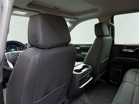 New 2026 GMC Sierra 1500 SLT image 22