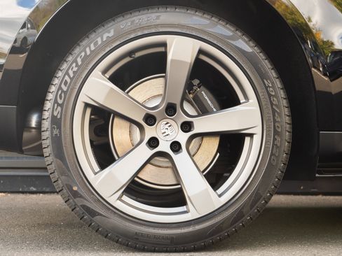 Certified 2026 Porsche Macan AWD/4WD image 14
