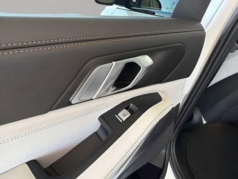 Used 2024 BMW X7 xDrive40i w/ M Sport Package image 30