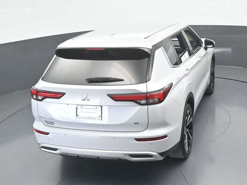 Used 2023 Mitsubishi Outlander SE image 58