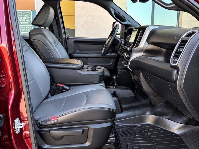 Used 2024 RAM 2500 Tradesman w/ Chrome Appearance Group AWD/4WD image 19