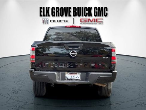 Used 2023 Nissan Frontier SV image 5