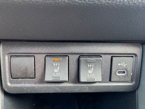 Used 2023 Toyota Corolla Cross XLE w/ Convenience Package image 28