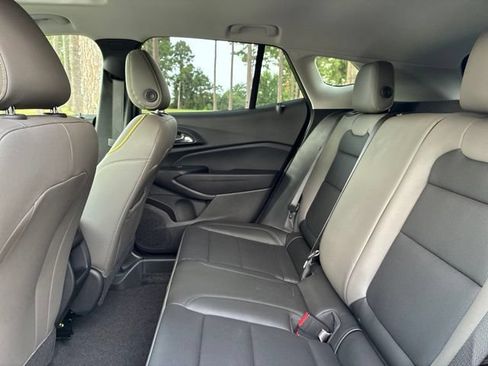 Used 2025 Chevrolet Trax ACTIV w/ Sunroof Package FWD image 24