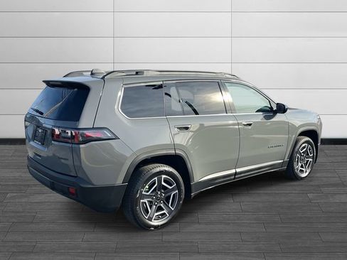 New 2026 Jeep Cherokee Laredo image 3