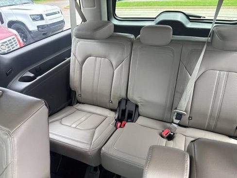 Used 2021 Ford Expedition Max Limited RWD image 3