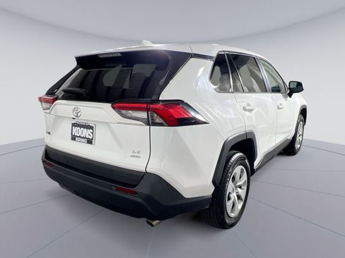 Used 2022 Toyota RAV4 LE image 5