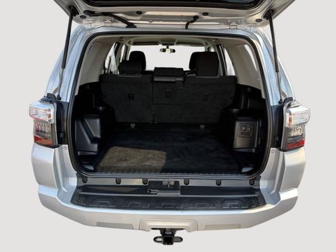 Used 2019 Toyota 4Runner SR5 AWD/4WD image 6