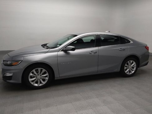 Used 2025 Chevrolet Malibu LT FWD image 2