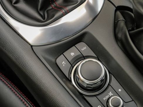 Used 2019 MAZDA MX-5 Miata RF Grand Touring image 35