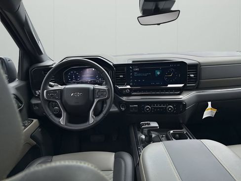 Used 2023 Chevrolet Silverado 1500 ZR2 w/ Technology Package image 23