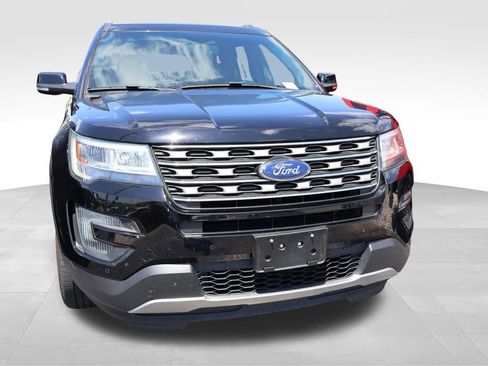 Used 2016 Ford Explorer XLT w/ Equipment Group 202A AWD/4WD image 10