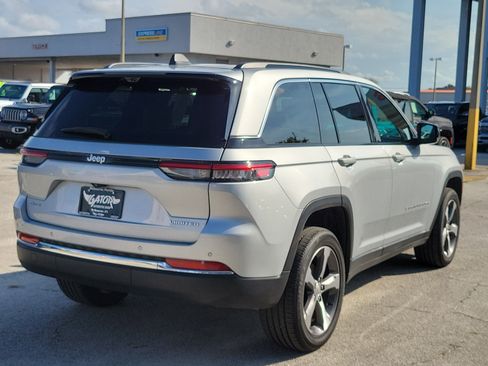 Used 2024 Jeep Grand Cherokee Limited w/ Luxury Tech Group II AWD/4WD image 4