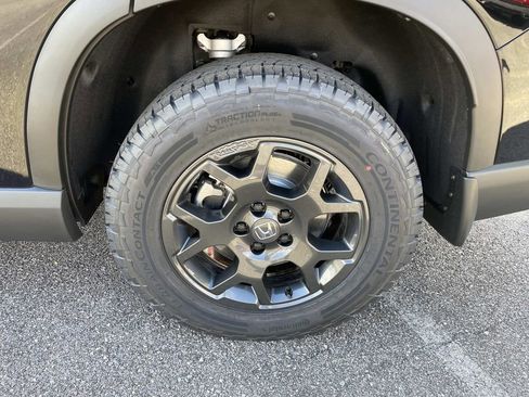 New 2025 Honda Pilot TrailSport image 9