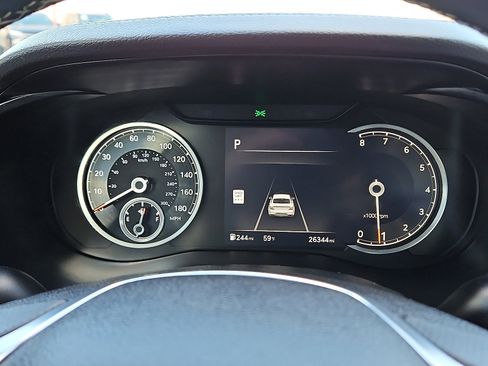 Used 2025 Genesis G70 2.5T image 18