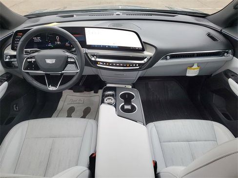 Certified 2024 Cadillac Lyriq Luxury image 19