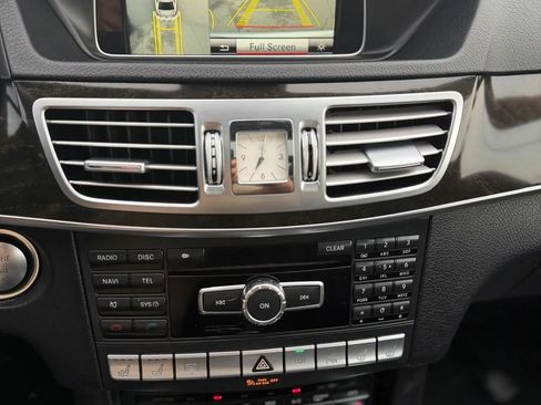 Used 2014 Mercedes-Benz E 550 4MATIC Sedan w/ Premium 1 Package image 36