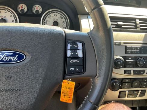 Used 2008 Ford Focus SE FWD image 12