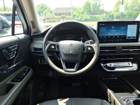 Certified 2025 Lincoln Corsair AWD w/ Equipment Group 101A image 14