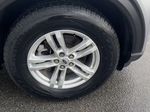 Used 2023 Ford Explorer XLT w/ Equipment Group 202A image 11