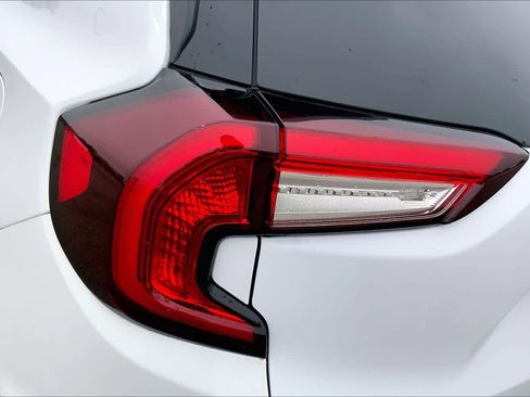 Certified 2022 GMC Terrain SLE w/ Driver Convenience Package image 27