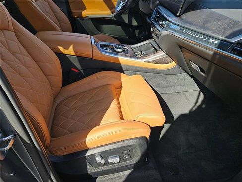 Certified 2024 BMW X7 xDrive40i w/ Premium Package image 21