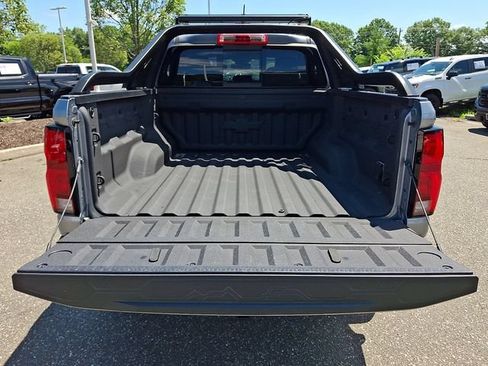 Used 2025 Chevrolet Colorado ZR2 w/ Midnight Edition AWD/4WD image 32