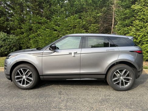 New 2026 Land Rover Range Rover Evoque Dynamic SE image 2