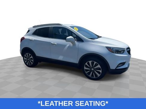 Used 2018 Buick Encore Essence FWD image 2