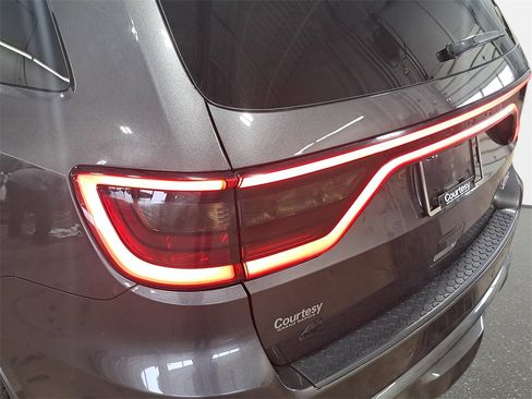 Used 2018 Dodge Durango R/T image 36