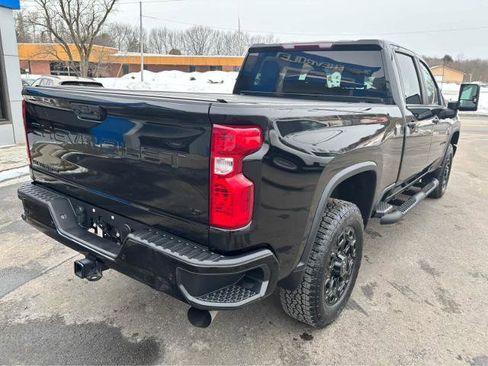 Used 2022 Chevrolet Silverado 2500 LT w/ Midnight Edition image 11