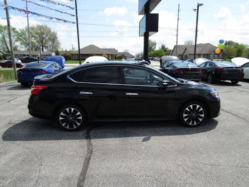 Used 2019 Nissan Sentra SR FWD image 8