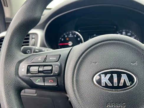 Used 2018 Kia Sorento LX AWD/4WD image 16