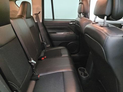 Used 2016 Jeep Compass Latitude image 19