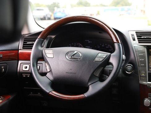 Used 2012 Lexus LS 460 w/ Comfort Pkg RWD image 27