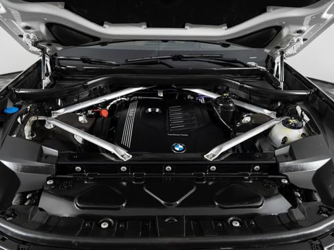 Used 2022 BMW X7 xDrive40i w/ Premium Package image 13