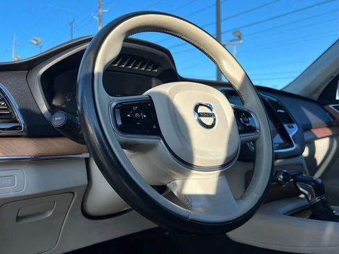 Used 2022 Volvo XC90 T5 Momentum w/ Advanced Package image 37