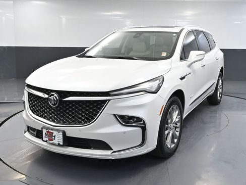Used 2022 Buick Enclave Avenir w/ Avenir Technology Package image 13