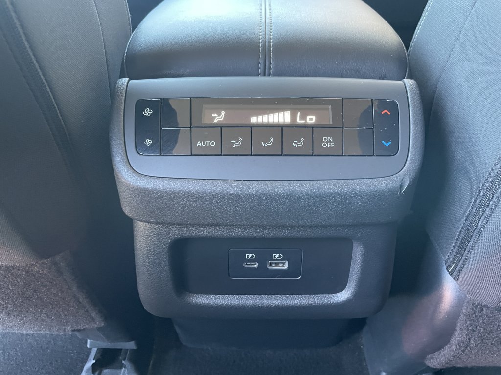 Used 2024 Nissan Pathfinder SV w/ Lighting Package (N92) FWD image 20