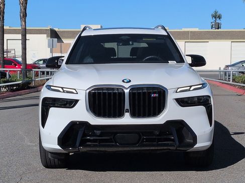 Used 2025 BMW X7 M60i w/ Executive Package image 3