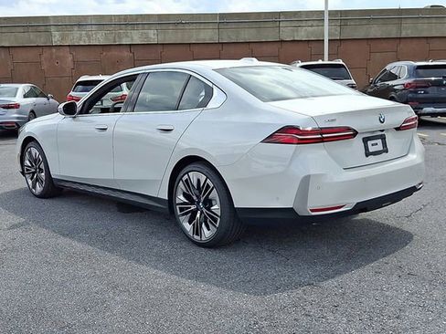 Certified 2026 BMW 530i xDrive w/ Premium Package image 3