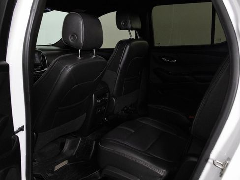 Used 2022 Chevrolet Traverse RS FWD image 33