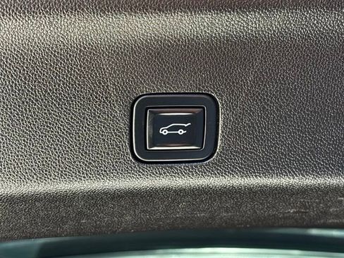 Used 2021 GMC Yukon XL Denali w/ Denali Premium Package AWD/4WD image 27