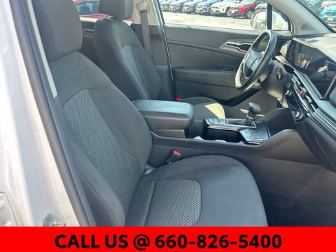 Used 2026 Kia Sportage LX FWD image 6