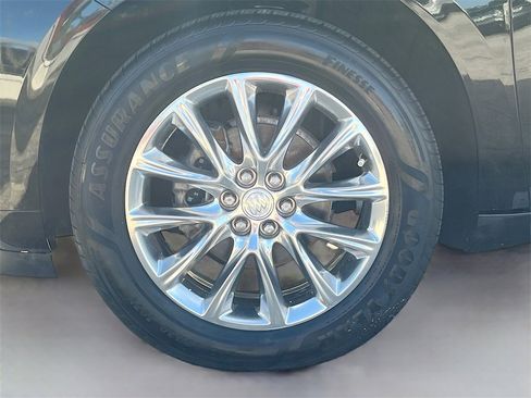 Used 2021 Buick Enclave Premium w/ Surround and Sites Package image 33