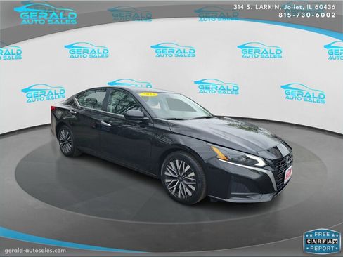 Used 2023 Nissan Altima 2.5 SV w/ SV Premium Package FWD image 9