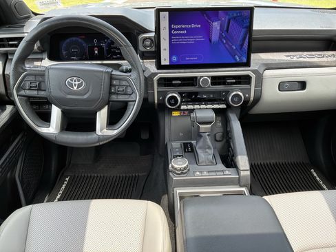 Used 2024 Toyota Tacoma Limited w/ Limited Package (LT) AWD/4WD image 29