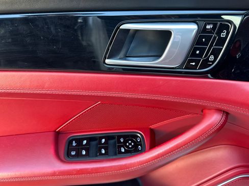 Used 2019 Porsche Panamera 4 AWD/4WD image 11